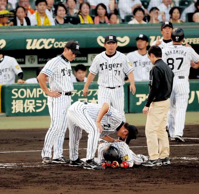 阪神・西岡、一時は「野球人生終わった」　球団、ファンからの声で復帰決意