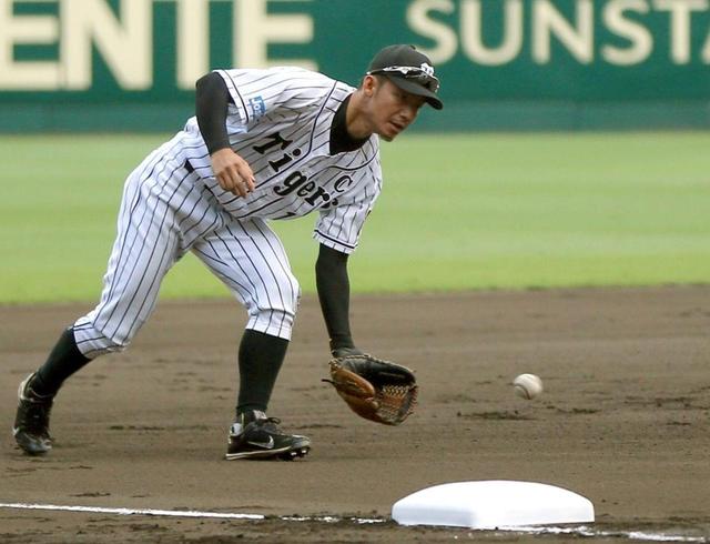 阪神・鳥谷、１２シーズンぶりに三塁でスタメン出場