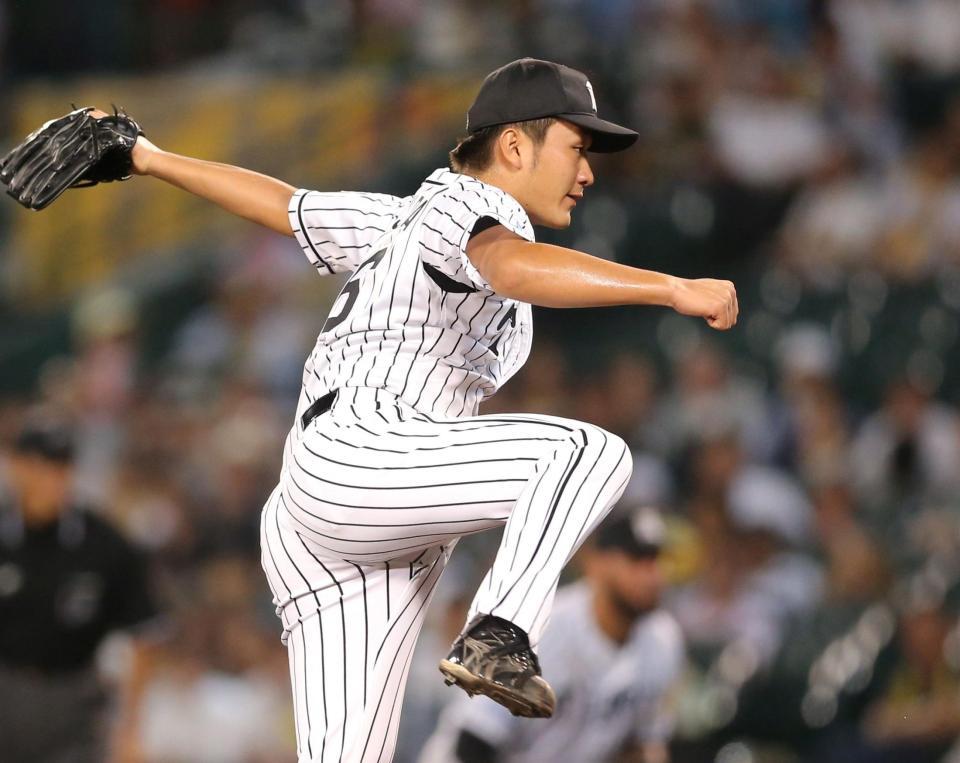 ８回途中から登板し、無失点に抑えた松田