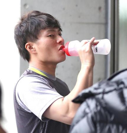 ウエイトトレを終え、引き揚げる北條