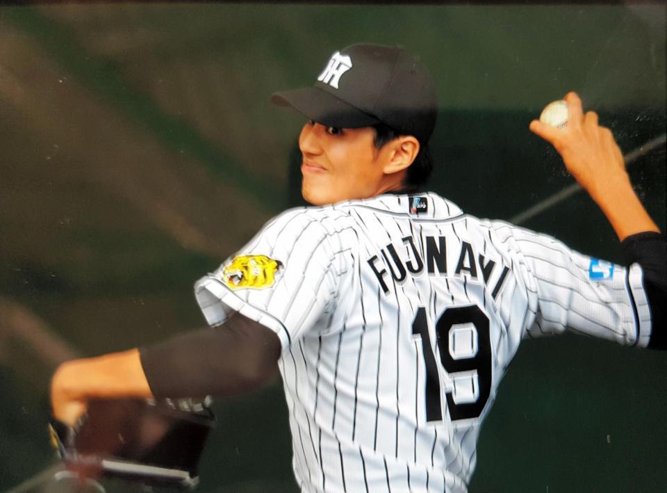 ブルペンで力投する藤浪