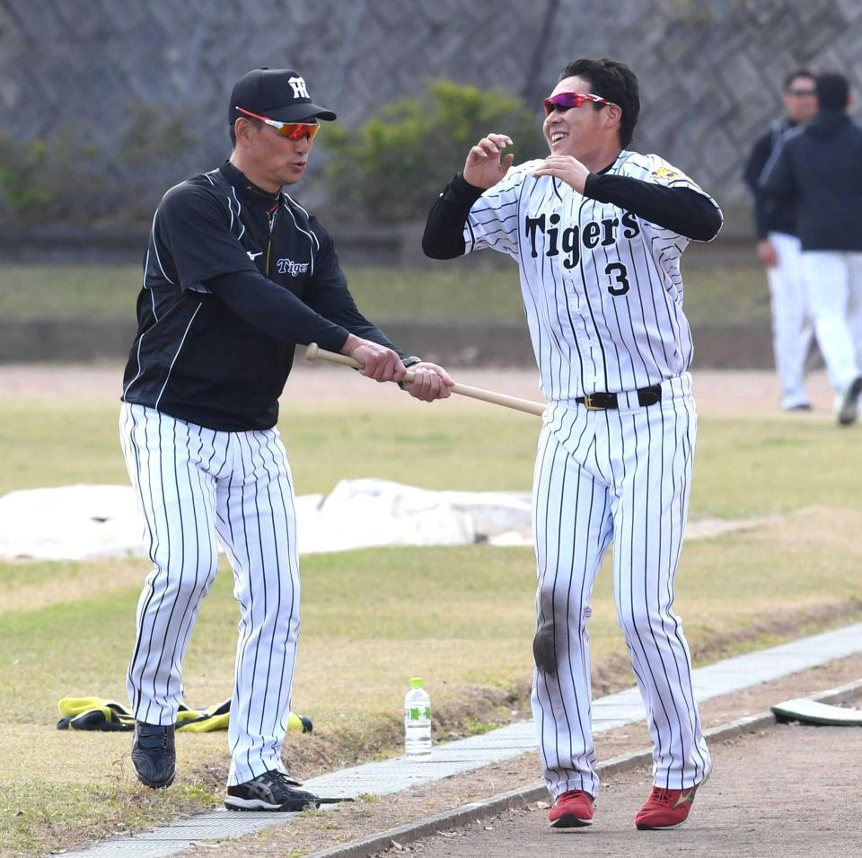 　金本監督から活躍を期待される大山。１４日の練習中にはケツバットで闘魂注入！？