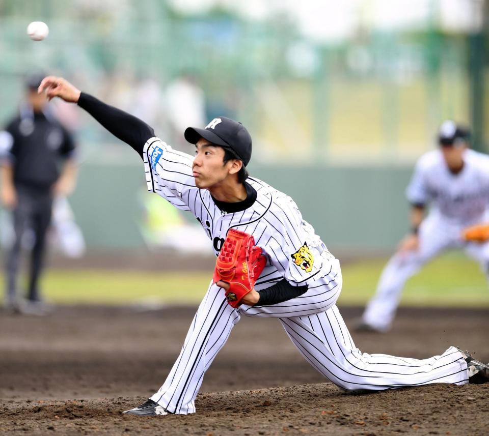 １イニングをピシャリと抑えた小野＝宜野座（撮影・園田高夫）