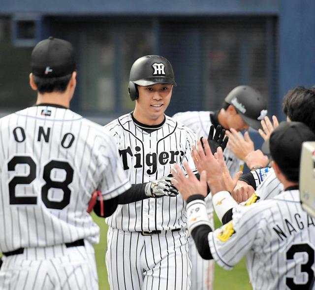 高山、バックスクリーン左へ豪快弾!見せた2年目の進化