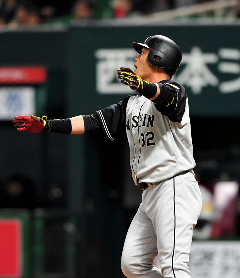 ５回、２ランを放つ新井良＝ヤフオクドーム