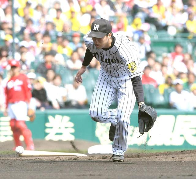 阪神・青柳、２失策で３回６失点…「野手の方々に申し訳ない」