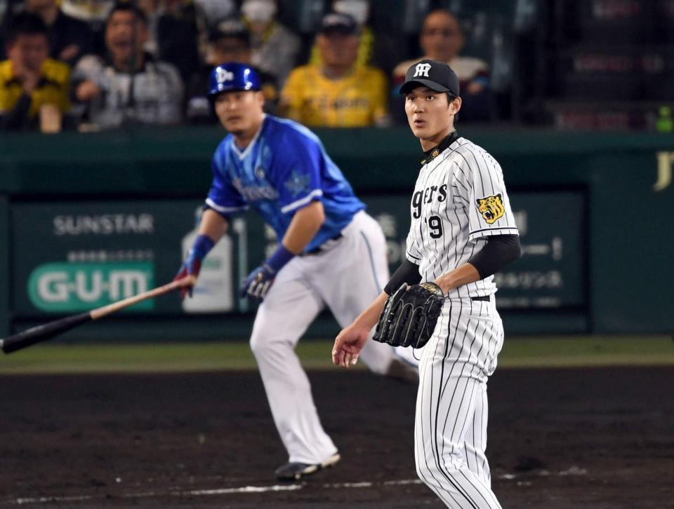 ５回ＤｅＮＡ２死、ＤｅＮＡ・筒香嘉智にソロを浴びる阪神・藤浪晋太郎＝甲子園（撮影・田中太一）