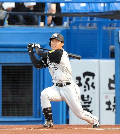 　１回、先頭打者本塁打を放った高山（撮影・堀内翔）