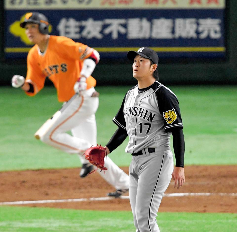 　３回、坂本勇に３ランを浴びた岩貞（撮影・出月俊成）