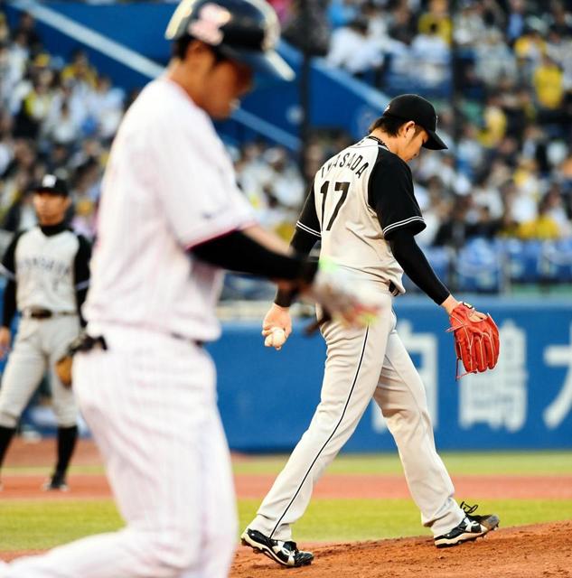 阪神　岩貞が初回に２点の先制許す　２死満塁から大引に二塁打