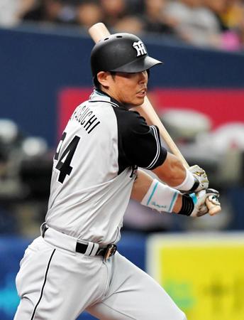 ２回、右前打を放つ阪神・原口