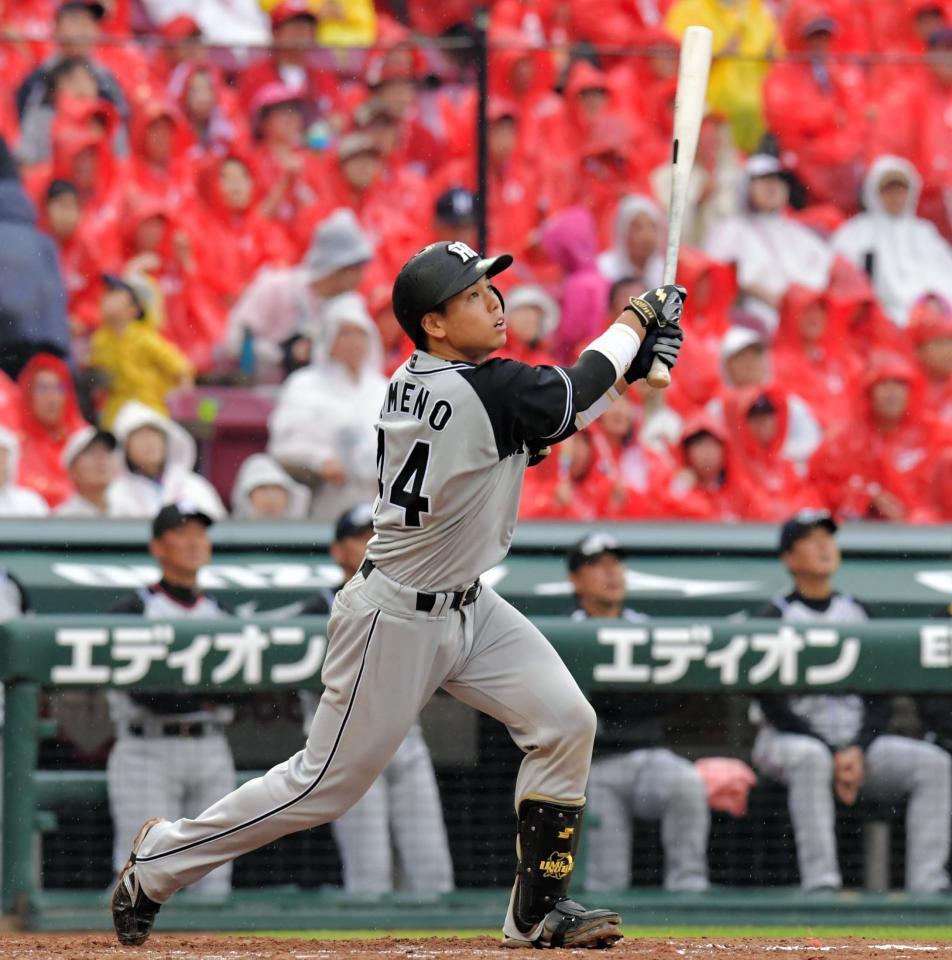 ４回、梅野は右犠飛を放つ