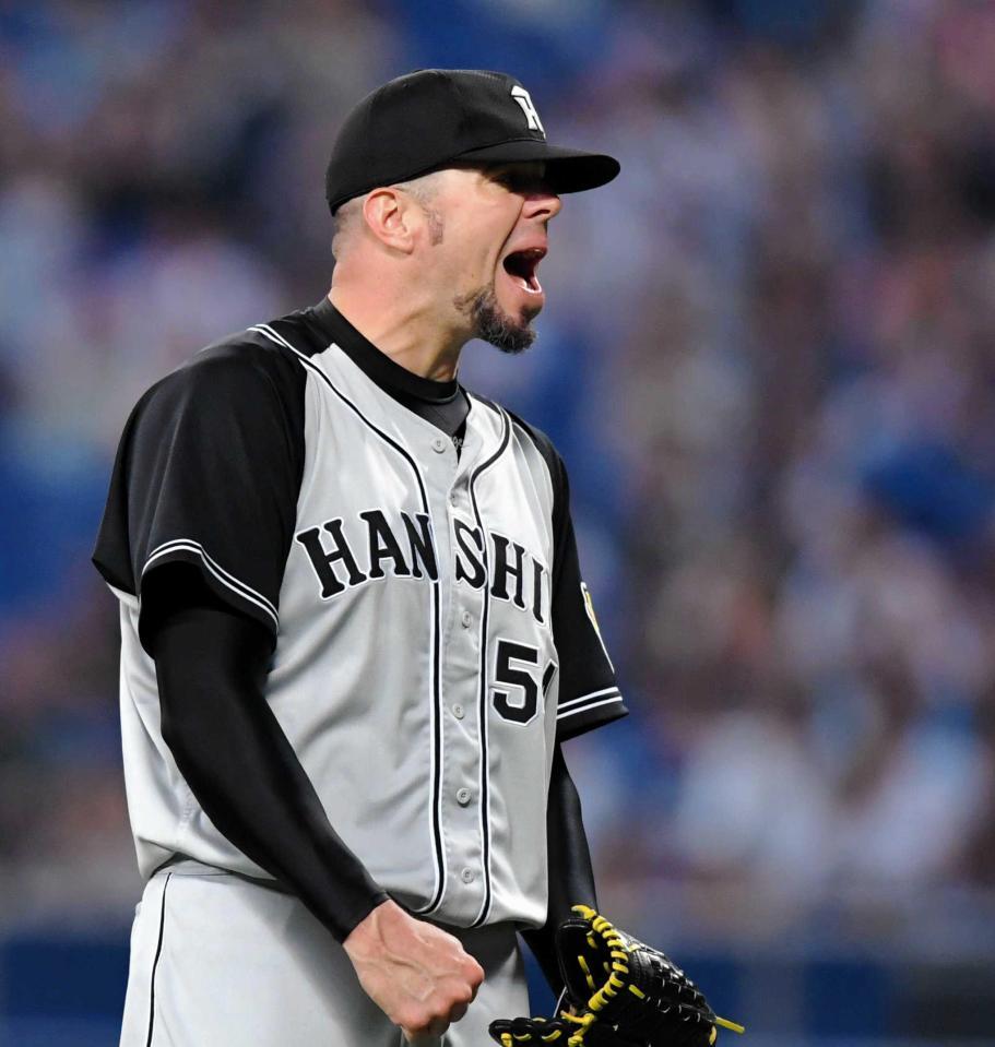 　７回、大島に適時打を打たれ、悔しさをあらわにするメッセンジャー（撮影・高部洋祐）