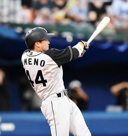 ２回、梅野が先制中犠飛を放つ