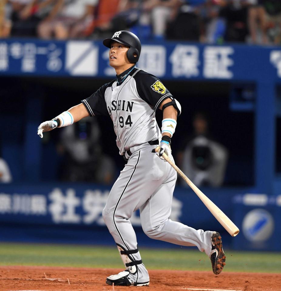 ３回、勝ち越しソロを放つ原口　