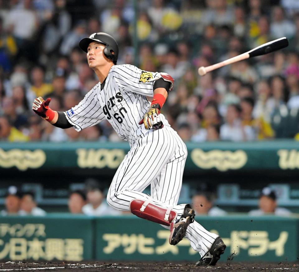 ３回、左越えに先制の２ランを放つ中谷