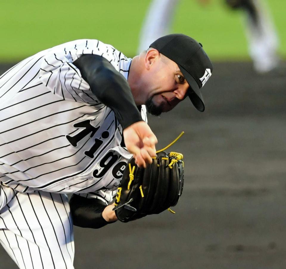 先発で力投するメッセンジャー（撮影・高部洋祐）