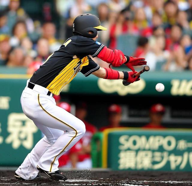 左アキレス腱断裂から復帰の西岡 第1打席は一ゴロ 初球はバント試みる