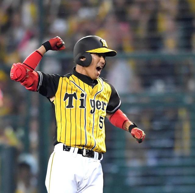 西岡、気迫の同点タイムリー 執拗な内角攻めに打ち勝ち塁上で叫ぶ