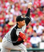 力投する阪神・岩貞＝マツダスタジアム（撮影・高部洋祐）