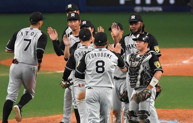 阪神4連勝 延長11回に鳥谷が決勝打、ナゴヤドームでは4年ぶりの竜