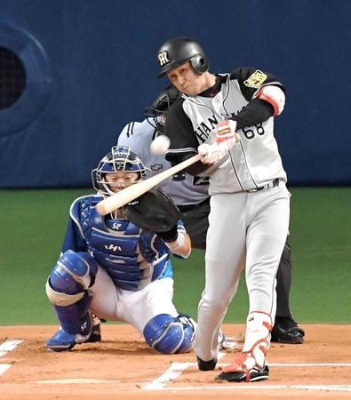 　１回、三塁打を放つ俊介