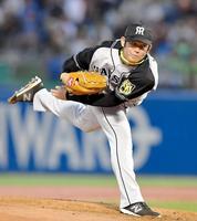 ヤクルト打線を相手に力投する岩田（撮影・高部洋祐）