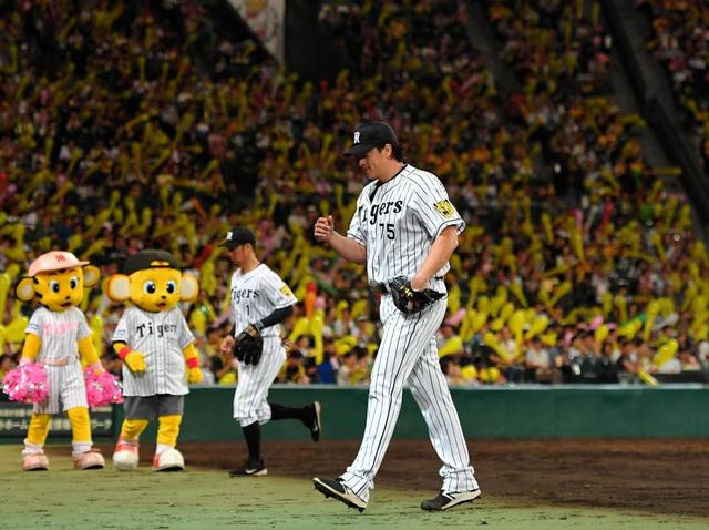阪神、５連勝でストップ　移籍後初登板のメンドーサが初黒星