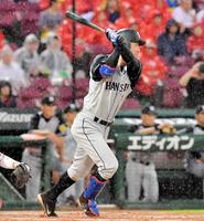 　１回、併殺の遊ゴロに倒れる鳥谷