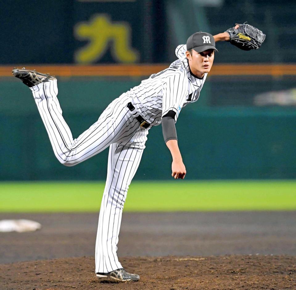 　６回から登板し、力投する藤浪（撮影・高部洋祐）