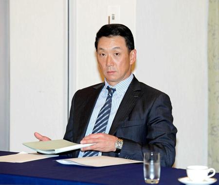 　スカウト会議に臨む金本監督（撮影・金田祐二）