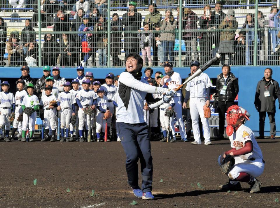 中学生との打撃対決で最後に特大弾を披露した北條（撮影・出月俊成）