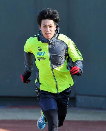 ランニングする植田