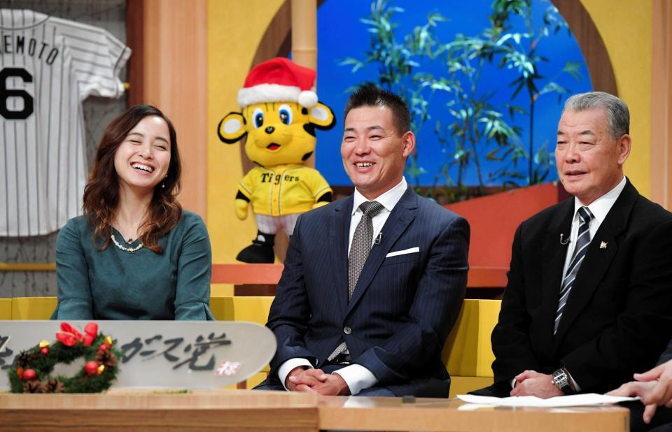 サンテレビ「熱血！タイガース党」に出演する阪神・福留孝介（中央）＝サンテレビ（撮影・北村雅宏）