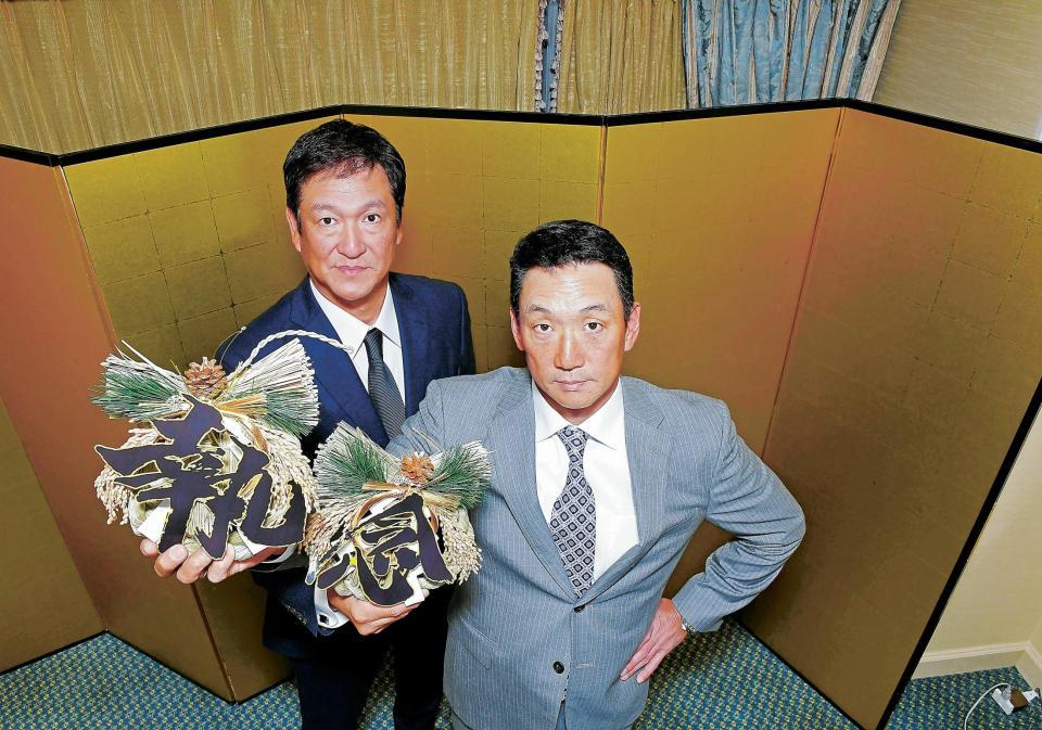 「執念」を持って突き進む！お正月から意欲みなぎらせる阪神・金本知憲監督と阪神・片岡篤史コーチ（左）＝大阪市内のホテル（撮影・北村雅宏）