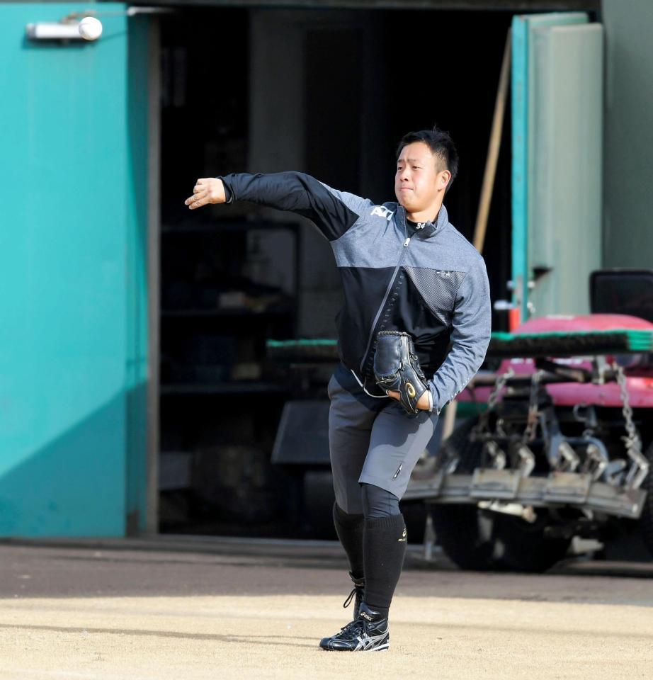 キャッチボールする谷川（撮影・北村雅宏）