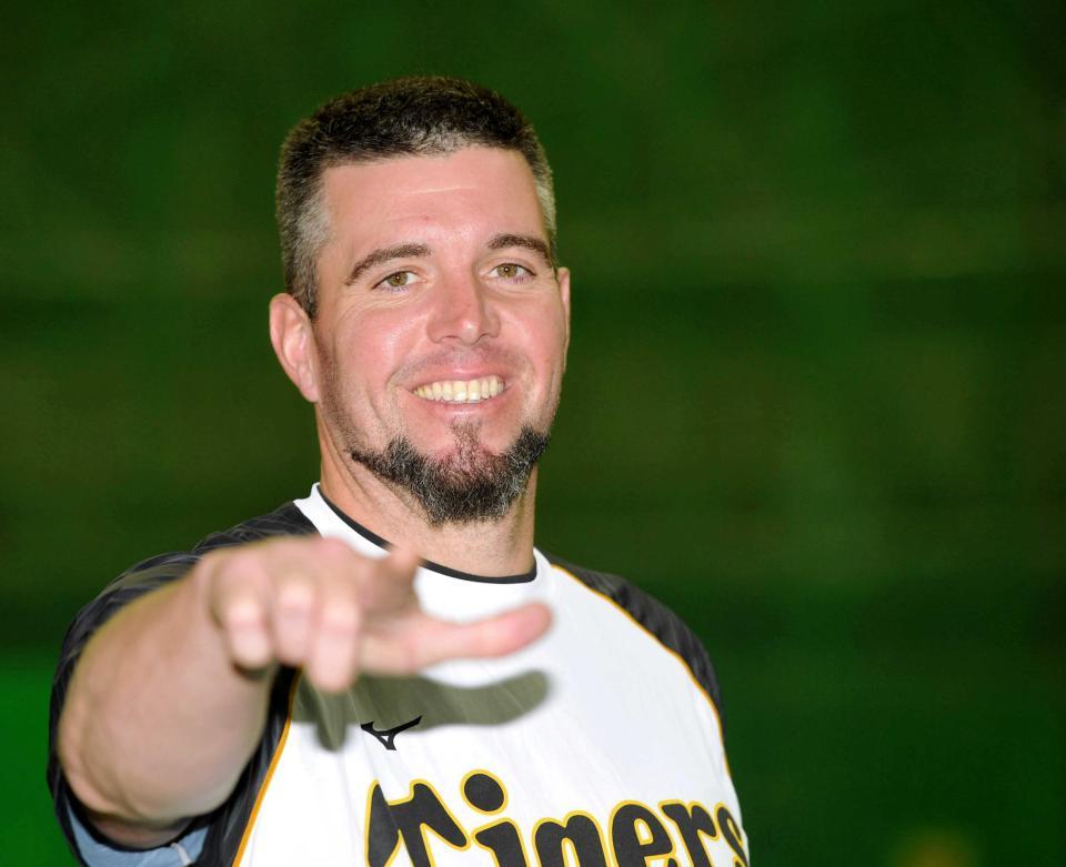 　笑顔を見せながら今季の決意を語ったメッセンジャー