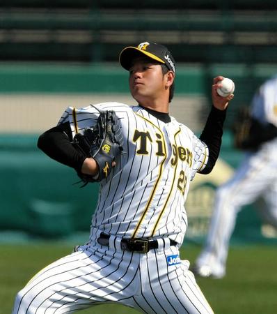 キャッチボールする阪神・高橋遥人＝甲子園（撮影・北村雅宏）