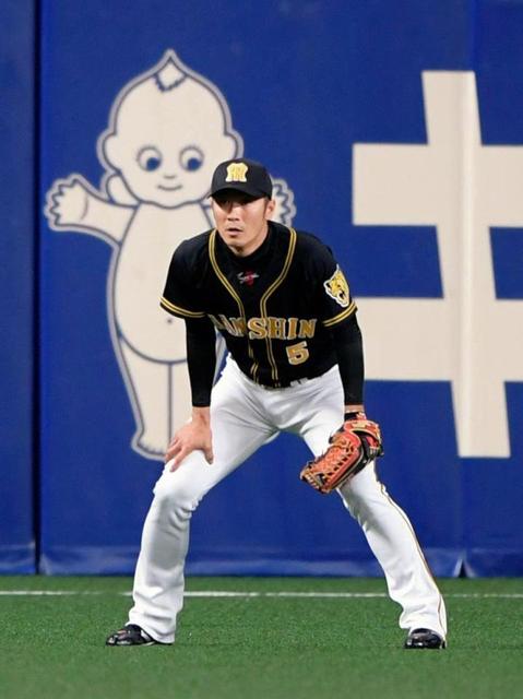 西岡が今季初の外野守備 四回から左翼に 昨季は外野も経験/タイガース
