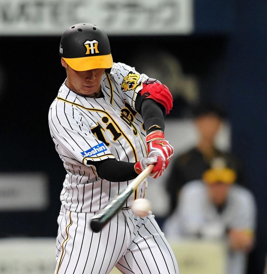 １回、中前適時打を放つ阪神・大山悠輔＝京セラドーム大阪（撮影・北村雅宏）