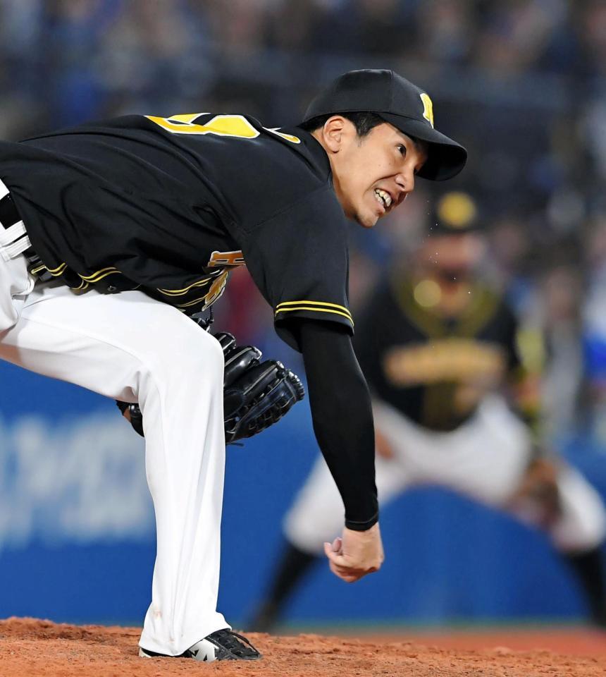 力投する阪神・小野泰己＝横浜スタジアム（撮影・高部洋祐）