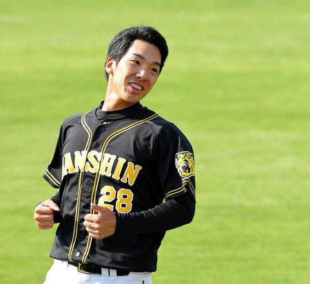 　登板に向け汗を流す小野