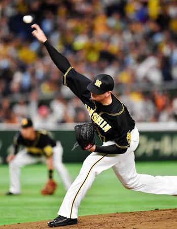 巨人打線を相手に力投する阪神　ランディ・メッセンジャー＝東京ドーム（撮影・西岡正）