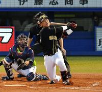 　３回、左越えに３ランを放つ陽川（撮影・出月俊成）