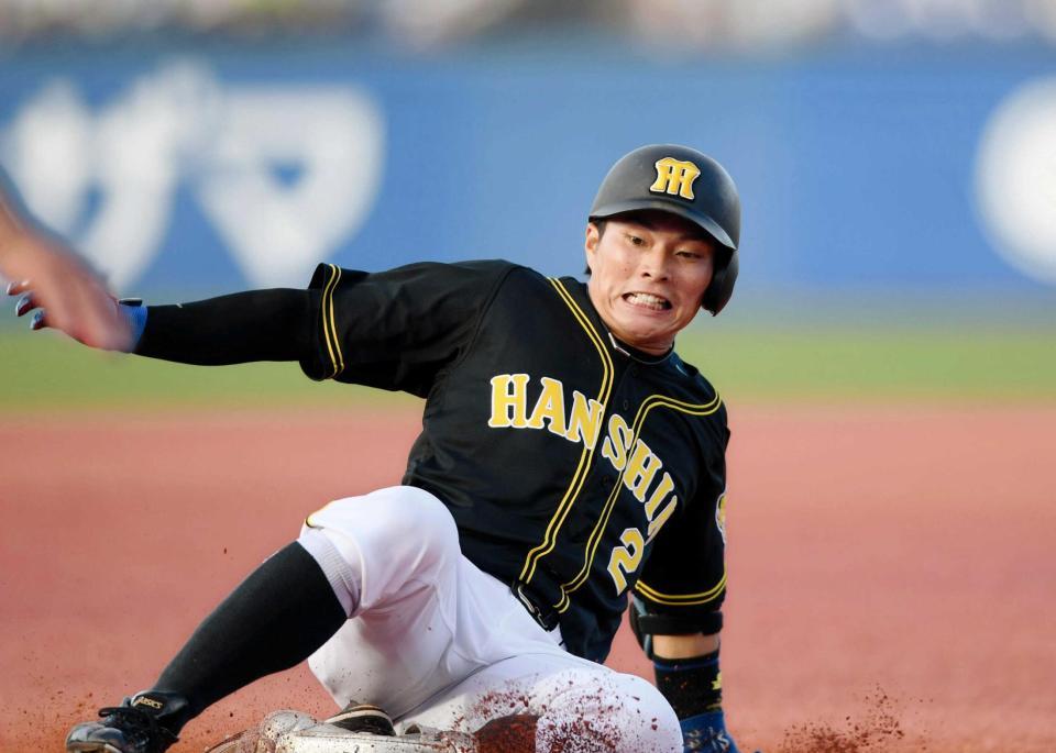 　１回、走者一掃の３点適時三塁打を放ち、すべり込む北條（撮影・田中太一）