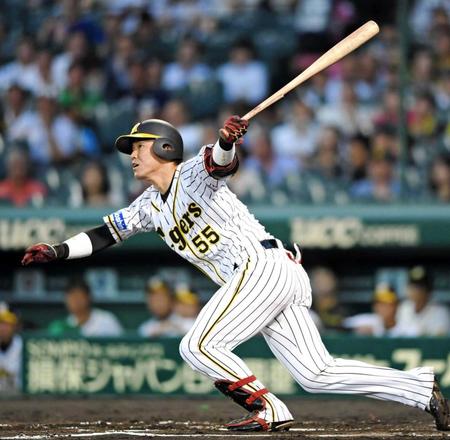 　１回、バットを折りながらも左前適時打を放つ陽川