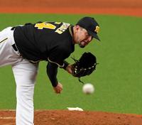 　力投するメッセンジャー（撮影・高部洋祐）