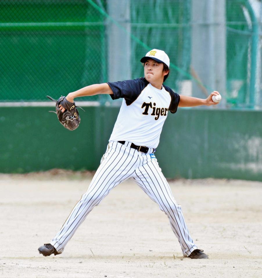 　登板に向けて調整する飯田（撮影・山口登）