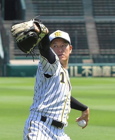キャッチボールする阪神・岩貞祐太＝甲子園（撮影・北村雅宏）