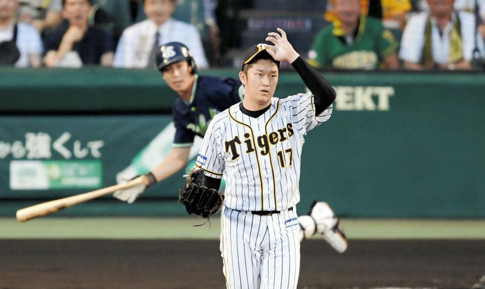 １回ヤクルト、阪神・岩貞はヤクルト・山田に先制適時二塁打を許す＝甲子園（撮影・山口登）